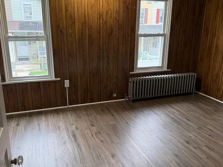 631 Belmont St #1 — Photo 8