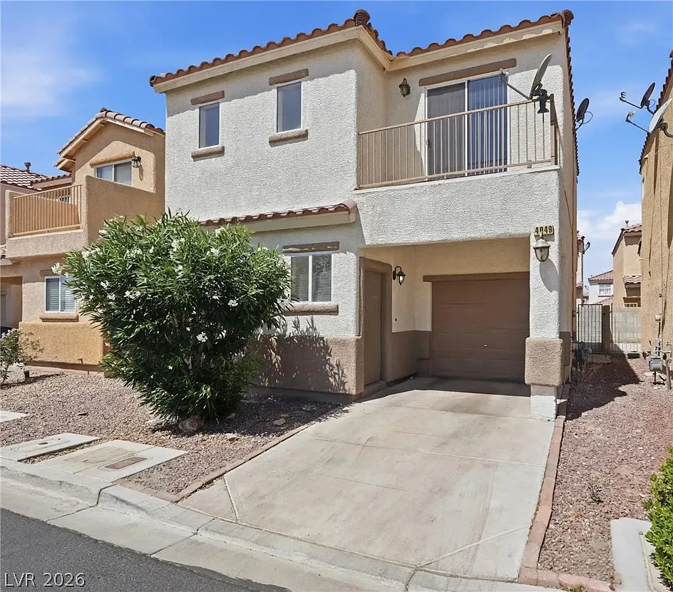 3 bed, 2.5 bath, 1130 sqft, $1,595 — Photo 1