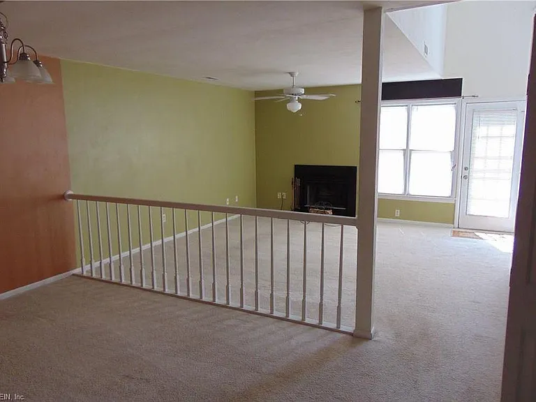 125 Wexford Dr E — Photo 19