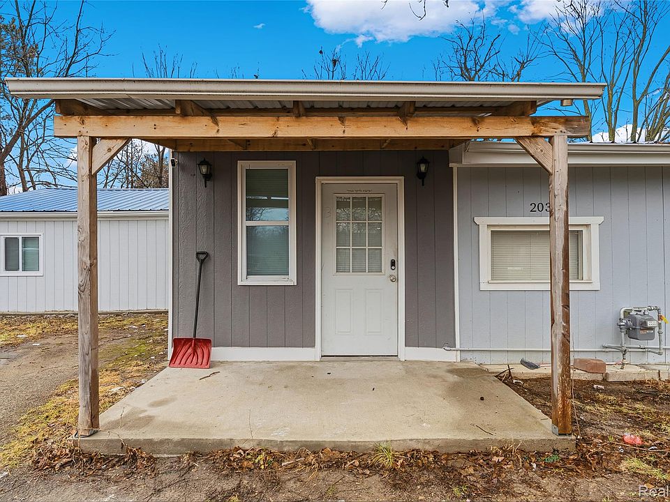 1st image of 2033 Eberly Rd