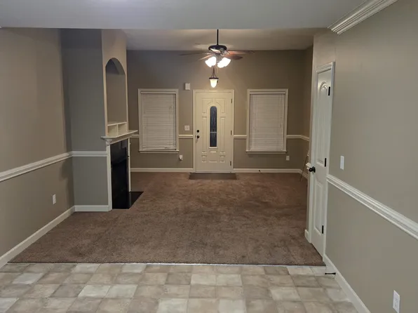 354 Robin Helton Dr, Boiling Springs, SC 29316