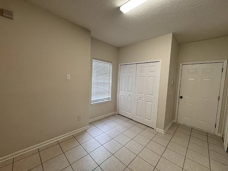 485 Scrub Jay Dr — Photo 3