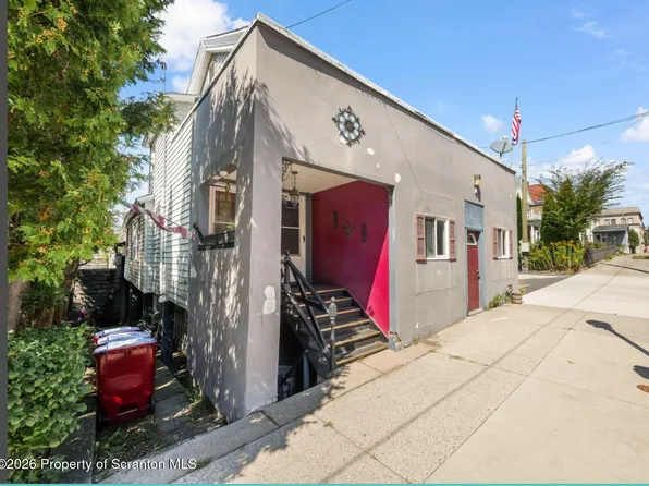 5 N Church St, Carbondale, PA 18407