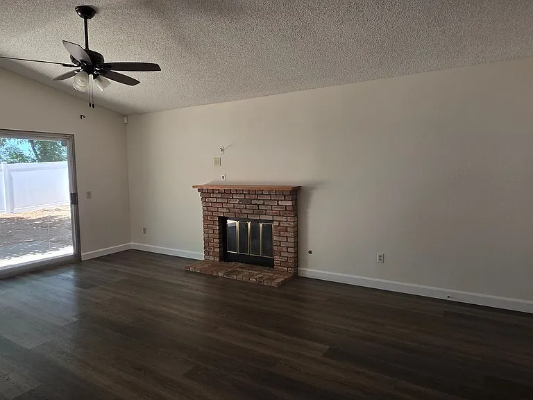 1731 Vasili Ln — Photo 2