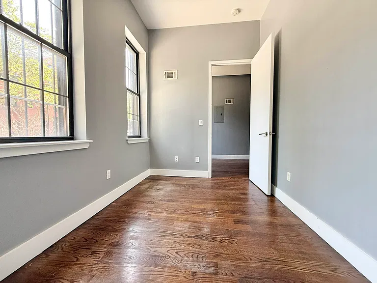 619 Gates Ave #2 — Photo 4