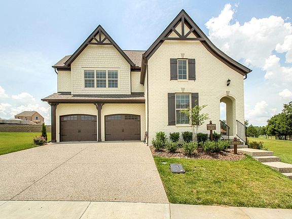 The Lincoln Exterior