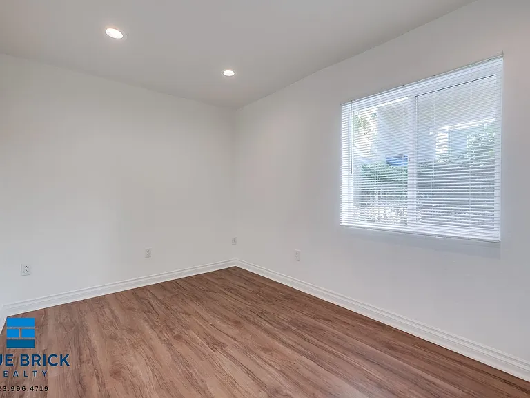 1223 N Bronson Ave — Photo 9