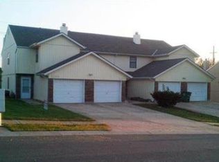 1235 SE 8th St, Lees Summit, MO 64063