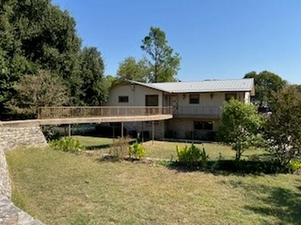 201 Peninsula Ct, Granbury, TX 76048