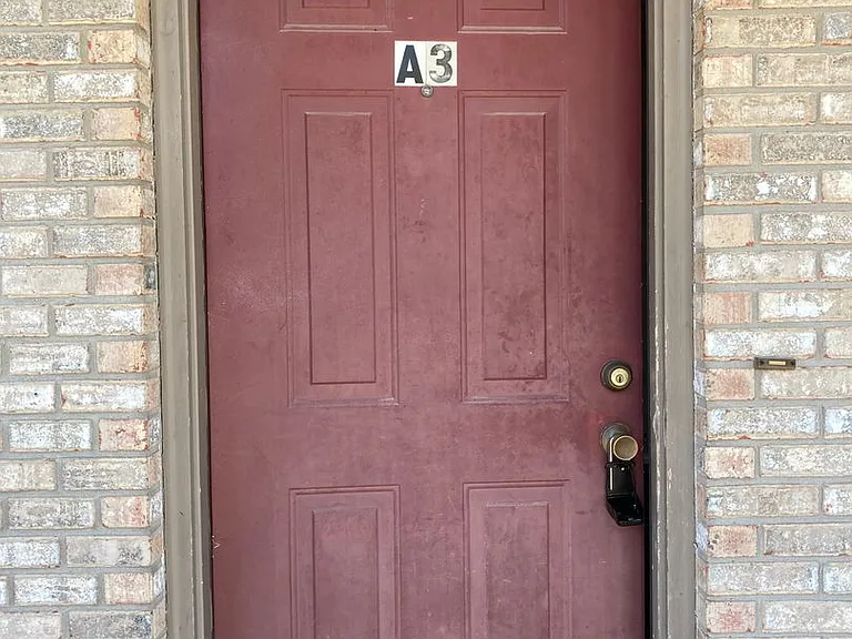 1385 W Allen St #A3 — Photo 3