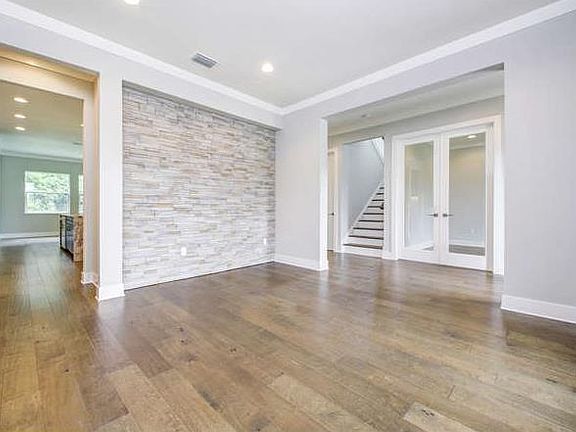 4th image of 2608 S Toronto Ave