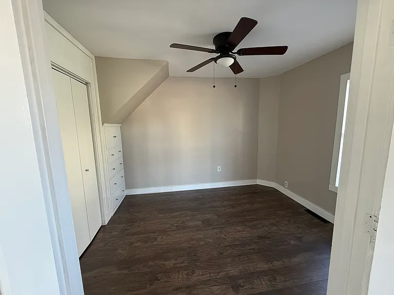 704 Walnut St — Photo 14