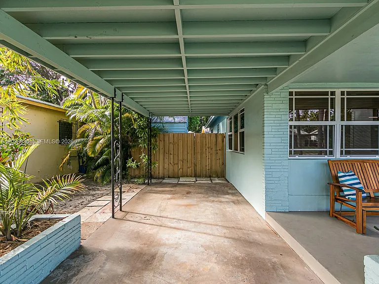 1540 Arthur St — Photo 4