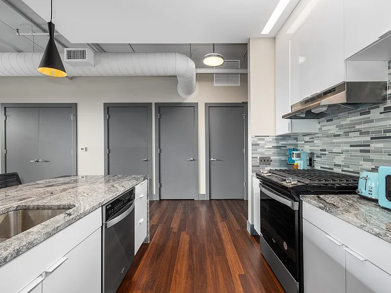 The Leonard Luxury Apartments — Photo 48
