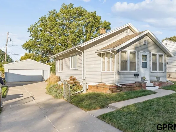 2316 N 69th St, Omaha, NE 68104