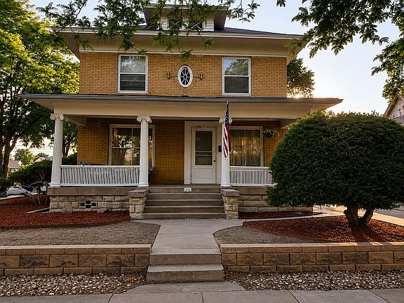 2nd image of 1531 Lake Ave