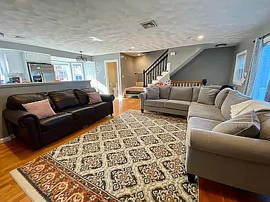 2 bed, 1.5 bath, 900 sqft, $3,300 — Photo 4