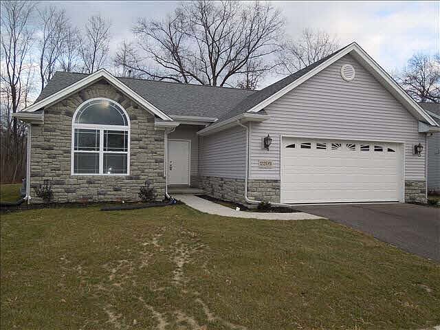 1st image of 2209 Fountain Cir