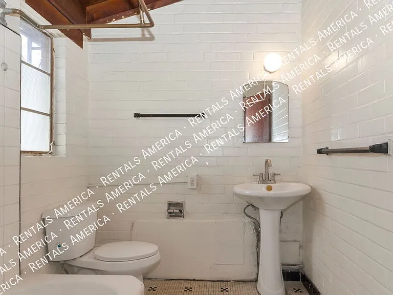 947 N Alvernon Way #3 — Photo 12