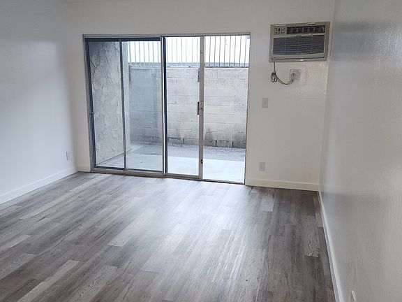 2nd image of 20414 Saticoy St #262bda88e