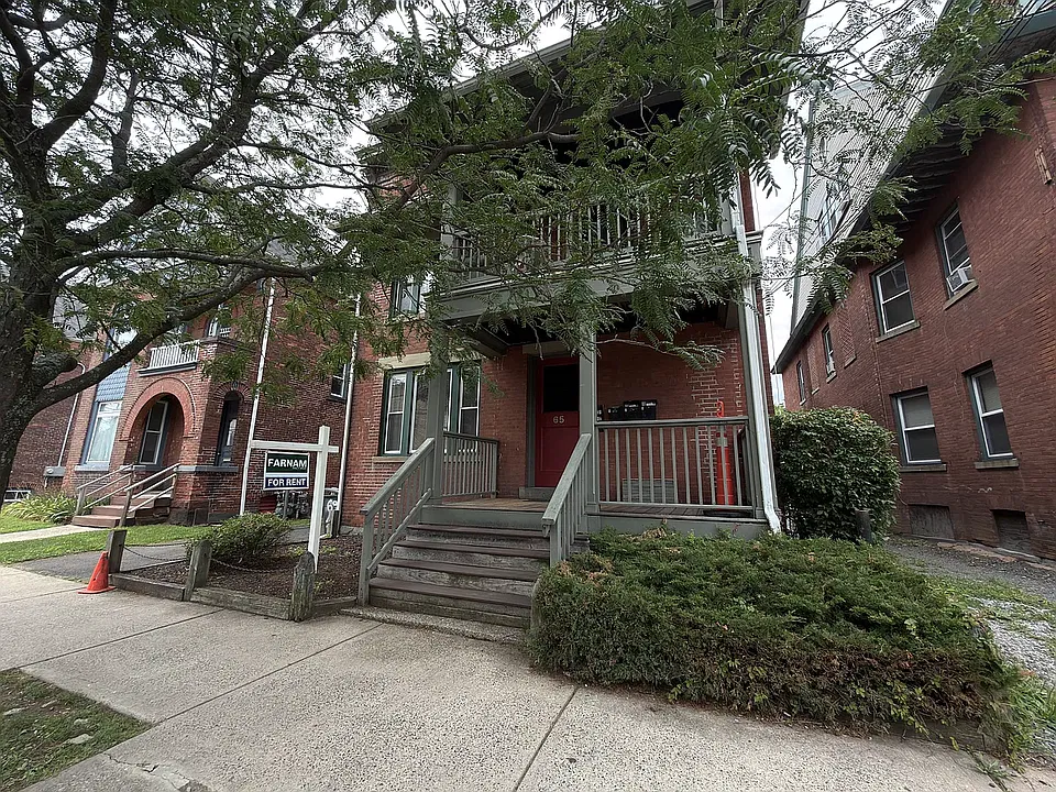 69 Lake Pl #3