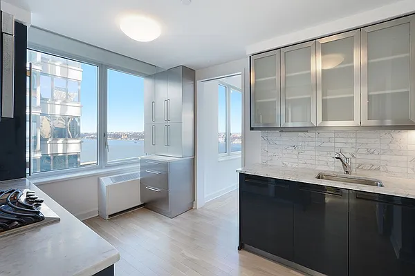 Sold by Nest Seekers International | media 4