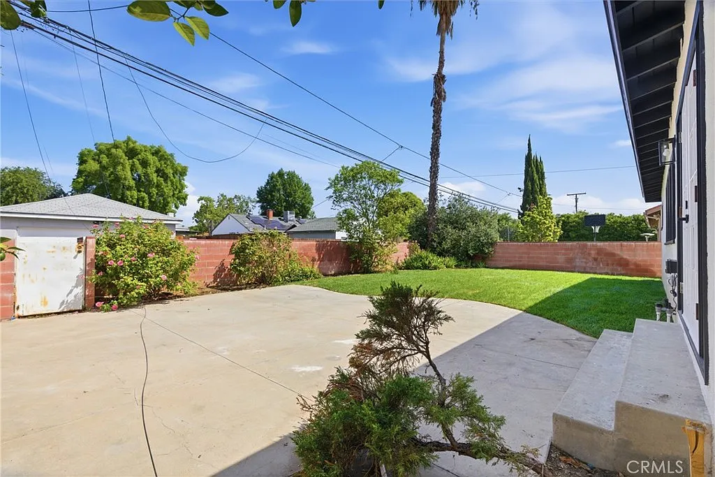 1 bed, 100 sqft, $2,250 — Photo 1