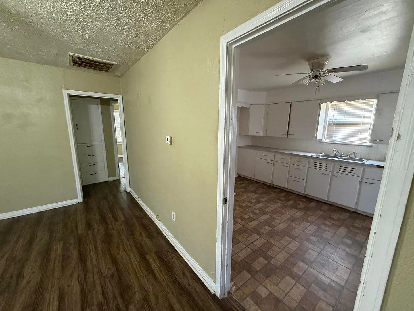 6 Month Lease Central 2/1 — Photo 4