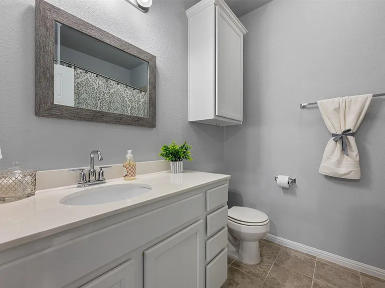 1404 Jenkins Bnd #11 — Photo 33