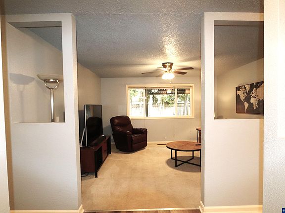 3rd image of 4737 Antelope Ct NE