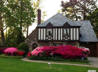 43 Rolling Hill Rd, Manhasset, NY 11030