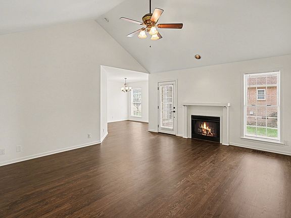 4th image of 161 Fieldstone Ln