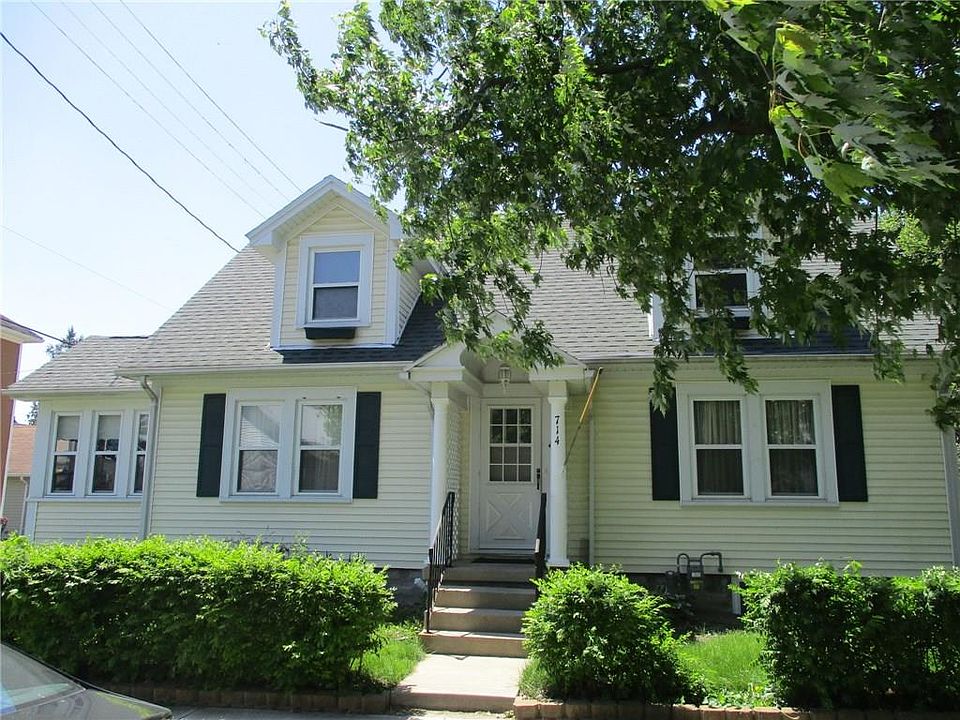 1st image of 714 N College St