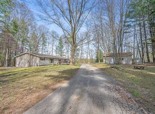 19251 Indian Dr, Paris, MI 49338