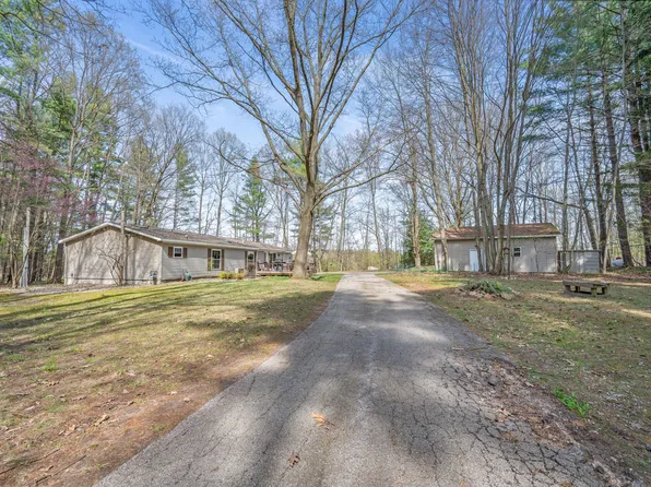 19251 Indian Dr, Paris, MI 49338