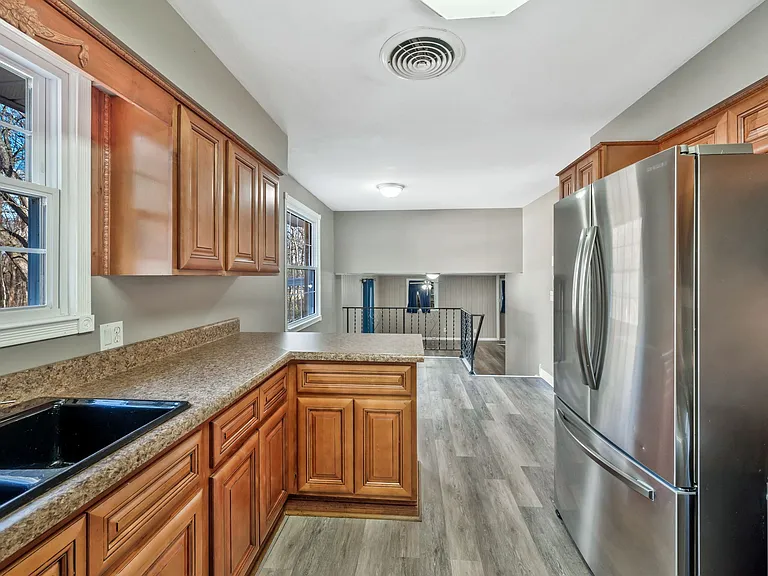 138 Roberta Dr — Photo 15