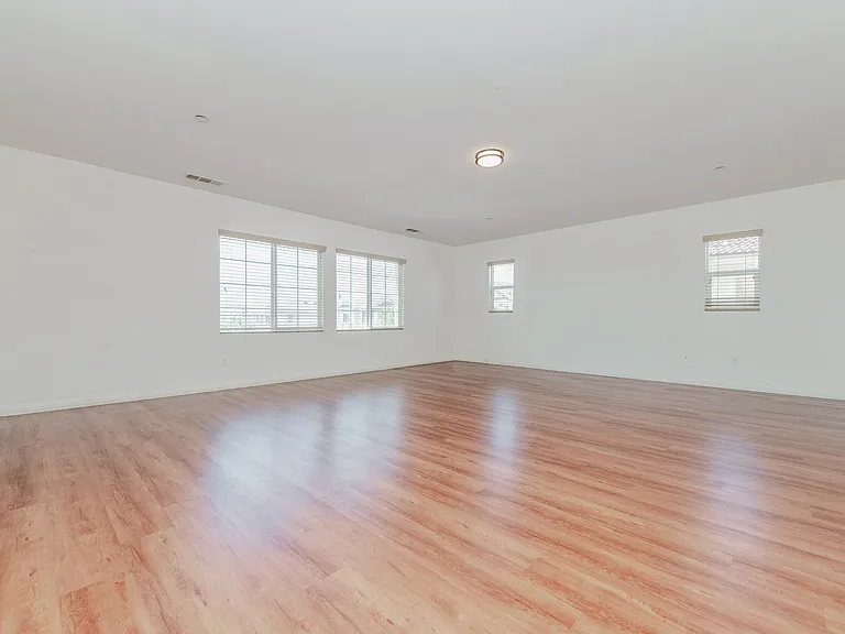 6954 Stanza Ct — Photo 24