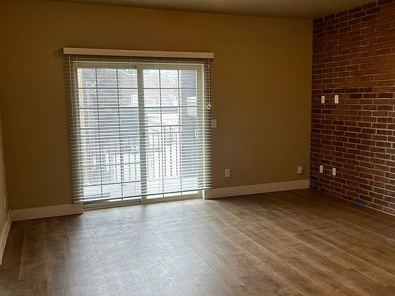 3rd image of 170 E Belmont Ave APT 13