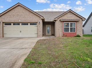 240 Azalea Dr, Oak Grove, KY 42262