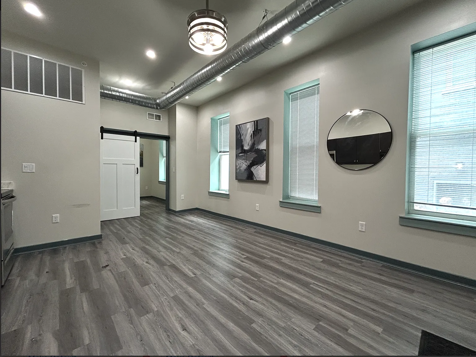 1 bed, 800 sqft, $1,200 — Photo 2