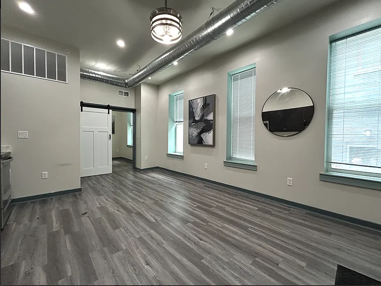 36 E Utica St #1-D — Photo 2