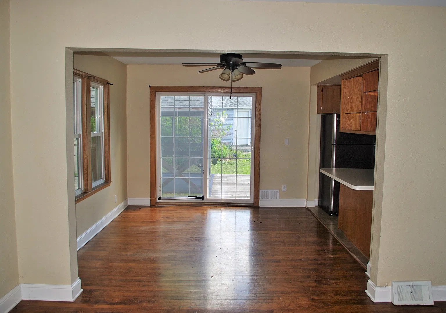 Charming 3 Bedroom Home Near West St. Paul!! — Photo 2