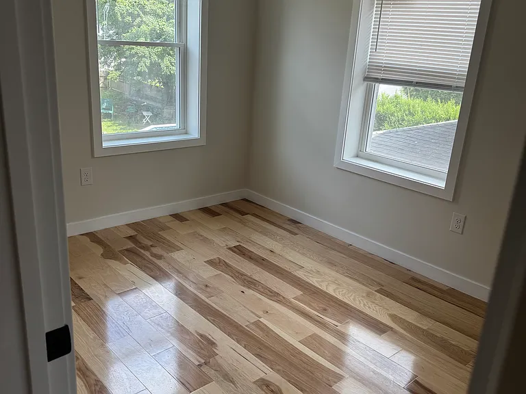 189 Meredith Ave — Photo 10