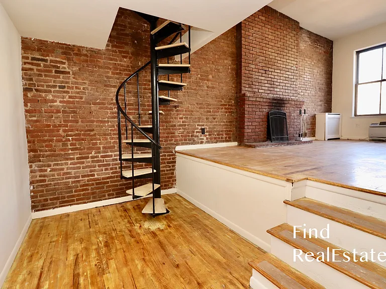 39 W 74th St #PHB — Photo 4