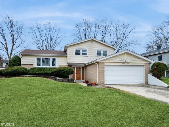 1101 Ironwood Ave, Darien, IL 60561