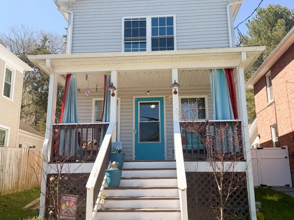 225 Roxbury St, Clifton Forge, VA 24422