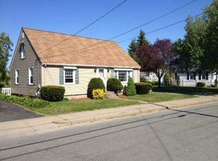 140 Crescent Ave, Cranston, RI 02910
