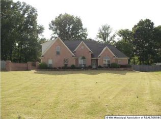 9075 Hunters Ridge Dr, Olive Branch, MS 38654