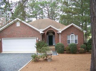 175 Lake View Dr E, Pinehurst, NC 28374