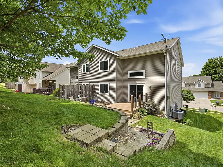 2414 Catskill Ct — Photo 23